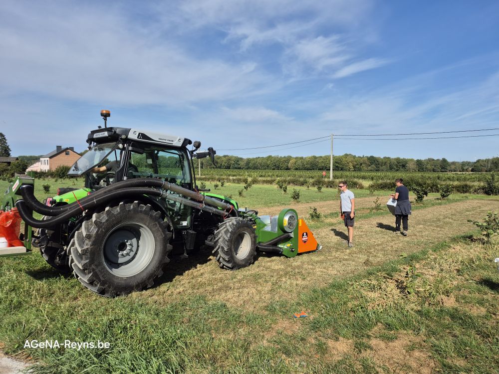 Essai d'une machine pour la récolte